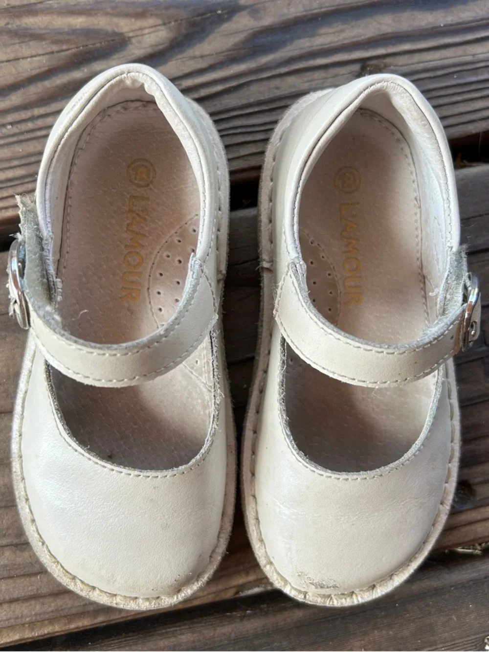 L'Amour Grace Mary Janes -- Sz 8